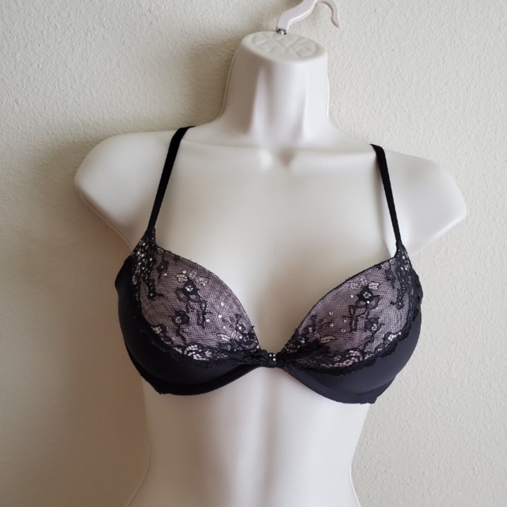 Victoria’s Secret Lace Bra, 32C